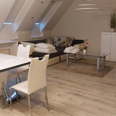 Апартаменты Hajnal Apartman Сегед Экстерьер фото