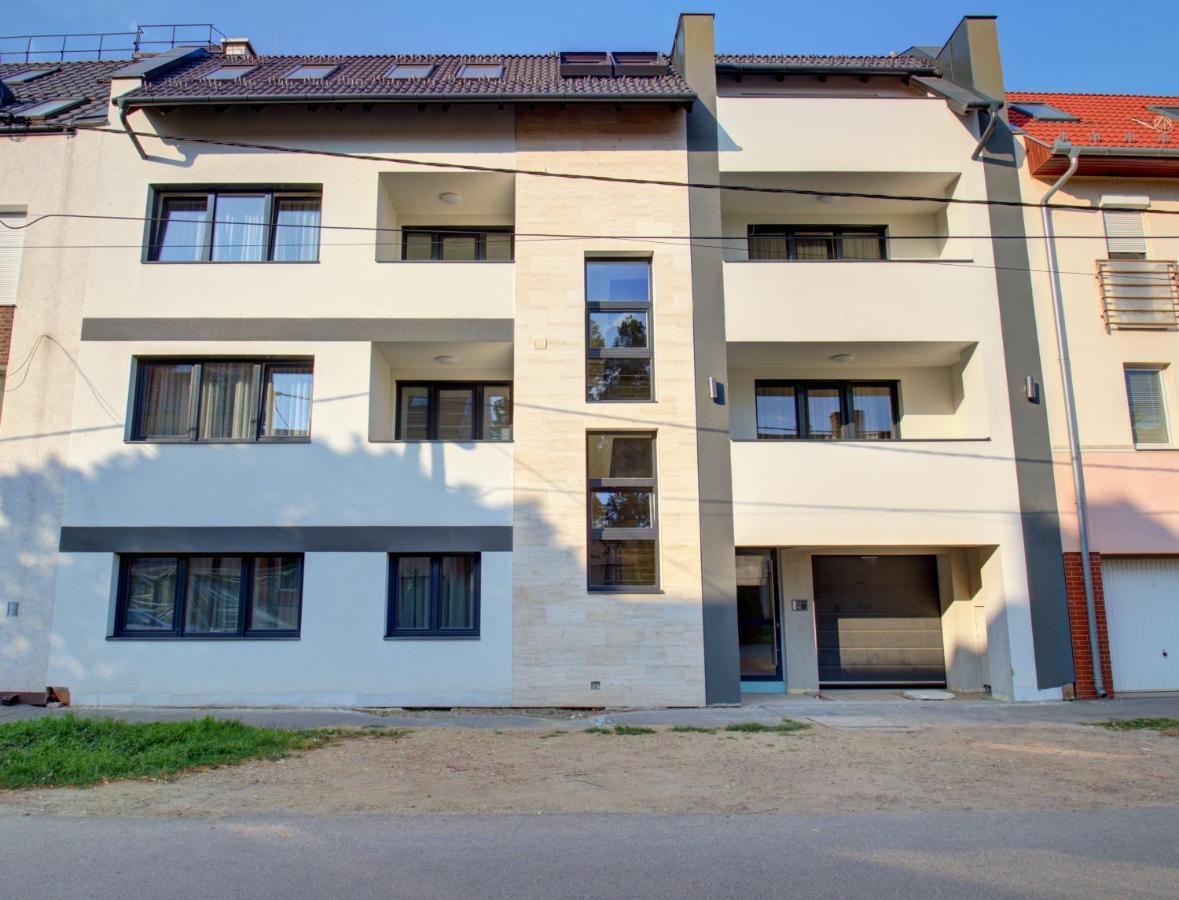 Апартаменты Hajnal Apartman Сегед Экстерьер фото