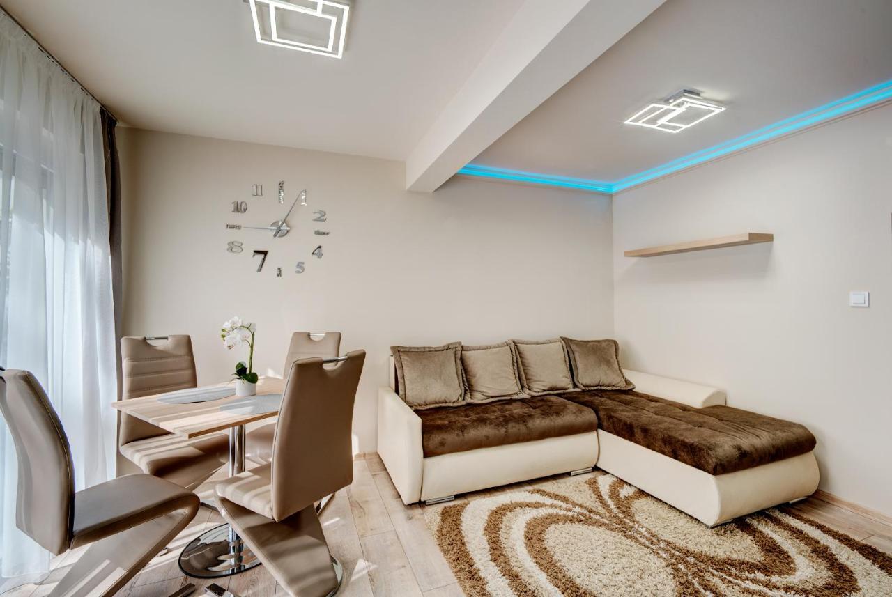 Апартаменты Hajnal Apartman Сегед Экстерьер фото