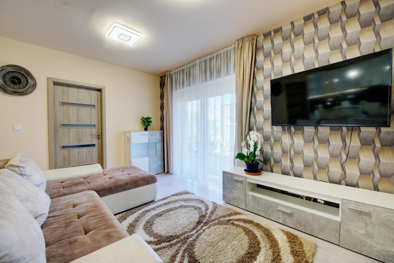 Апартаменты Hajnal Apartman Сегед Экстерьер фото