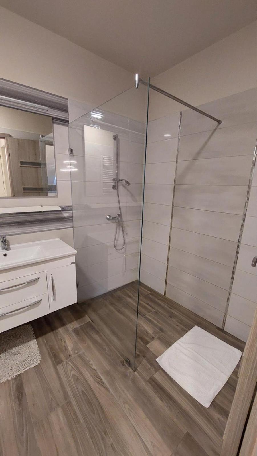 Апартаменты Hajnal Apartman Сегед Экстерьер фото
