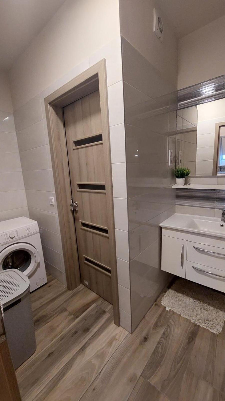 Апартаменты Hajnal Apartman Сегед Экстерьер фото